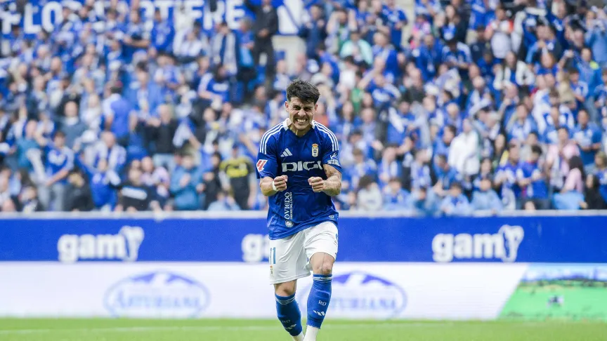 Santiago Colombatto celebra un gol en el Carlos Tartiere