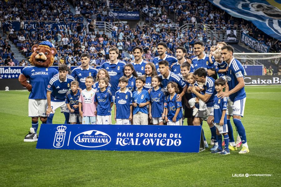 Once del Real Oviedo ante el Granada en el Carlos Tartiere