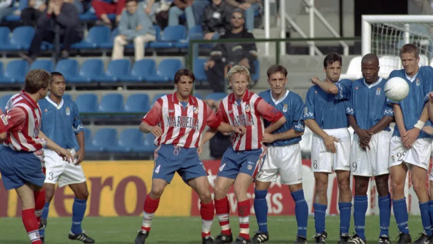 Una falta en el Carlos Tartiere