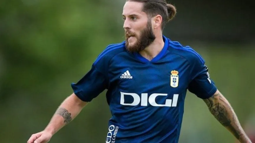 Miguel Llambrich, con el Real Oviedo