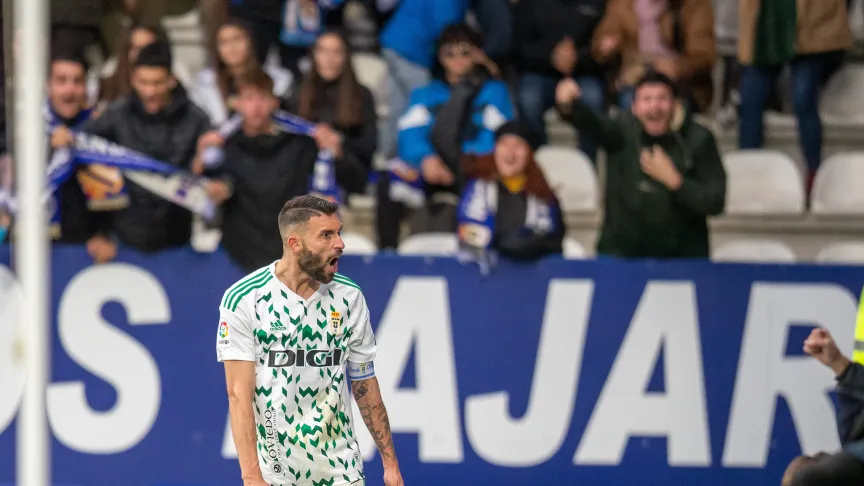 Borja Bastón celebra un gol