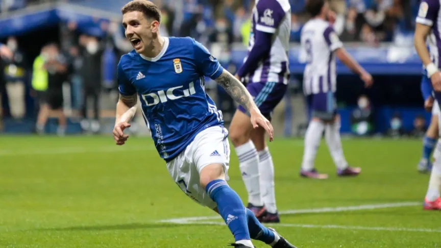 Montiel celebra un gol con el Real Oviedo