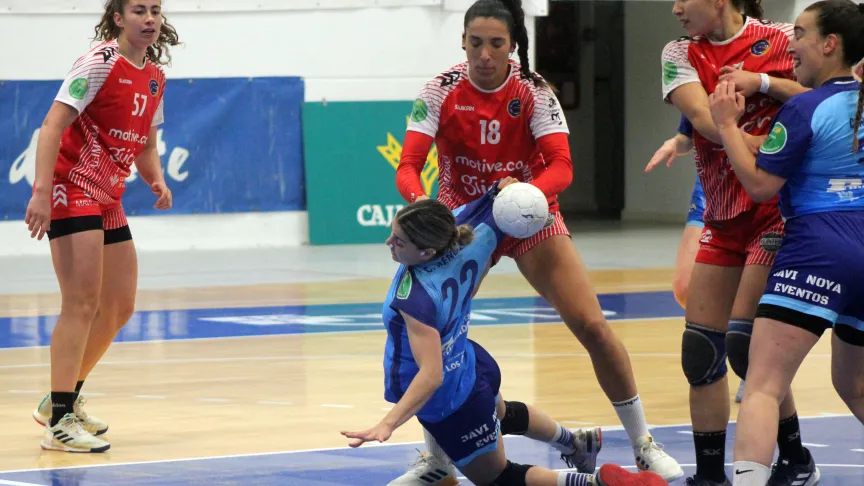 La ovetense Camila Méndez en una jugada